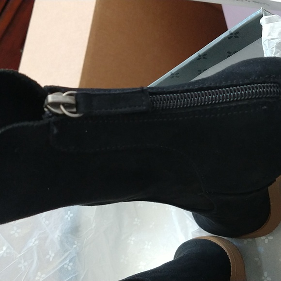 Block Heel Laceless Ankle Boots - Picture 5 of 8